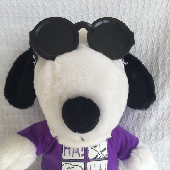 Vintage 1999 Snoopy Plush 11" Sitting Smiles when Squeeze tummy - Picture 2 of 6